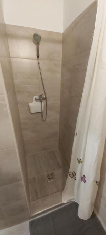 Lali Apartman Balatonudvari Extérieur photo