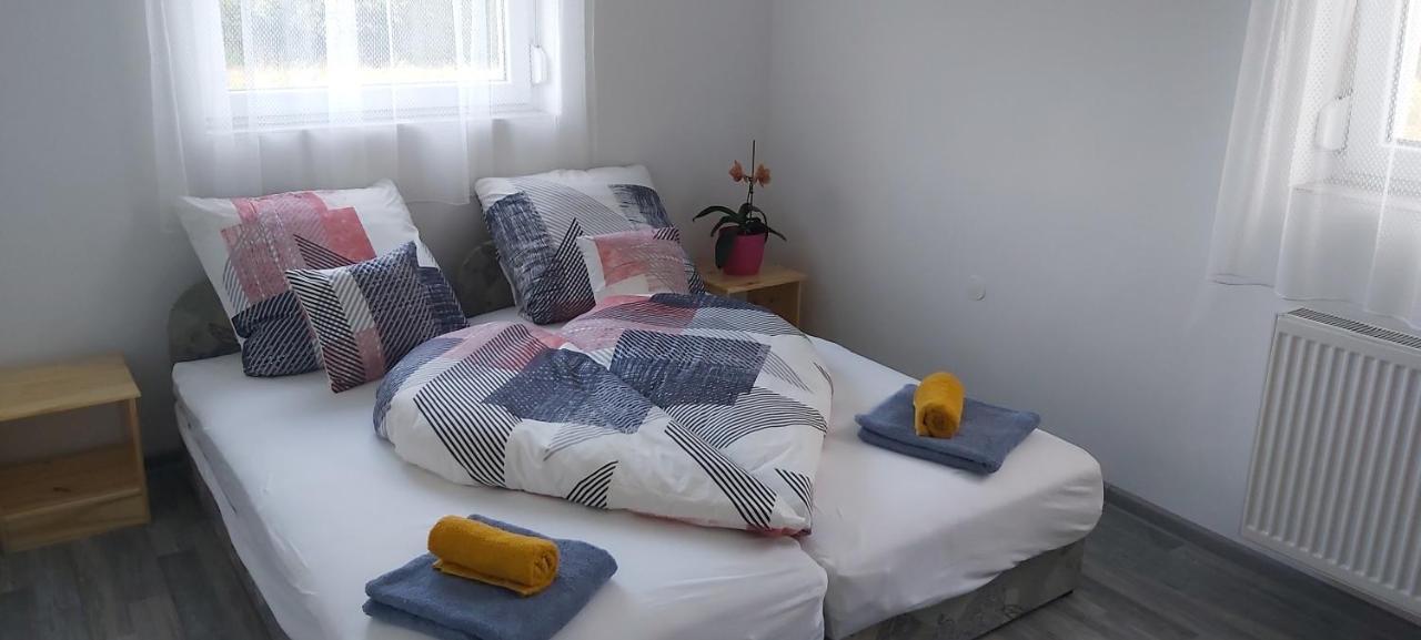 Lali Apartman Balatonudvari Extérieur photo